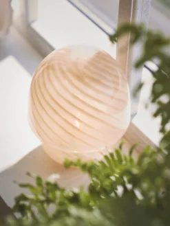 Søstrene Grene LED-bordlampe